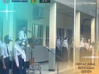 SMP YMIK melaksanakan upacara bendera rutin 29 September 2025