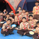 Hangatnya Kebersamaan: Peserta Perjusa SMP YMIK Nikmati Sesi Makan Jasuke Bersama