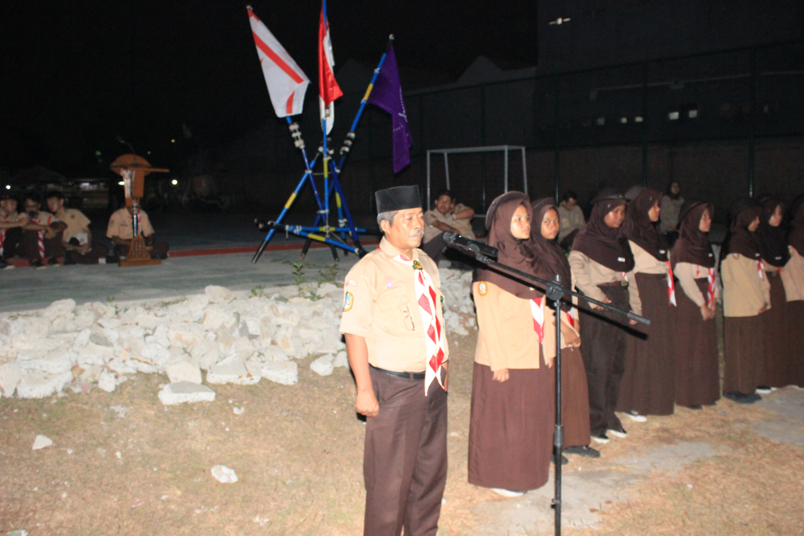 Hangatnya Api Unggun dan Kemeriahan Pentas Seni Perjusa SMP YMIK 2026!